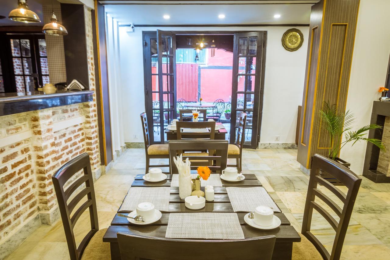 Harati Manor Inn Kathmandu Exteriör bild